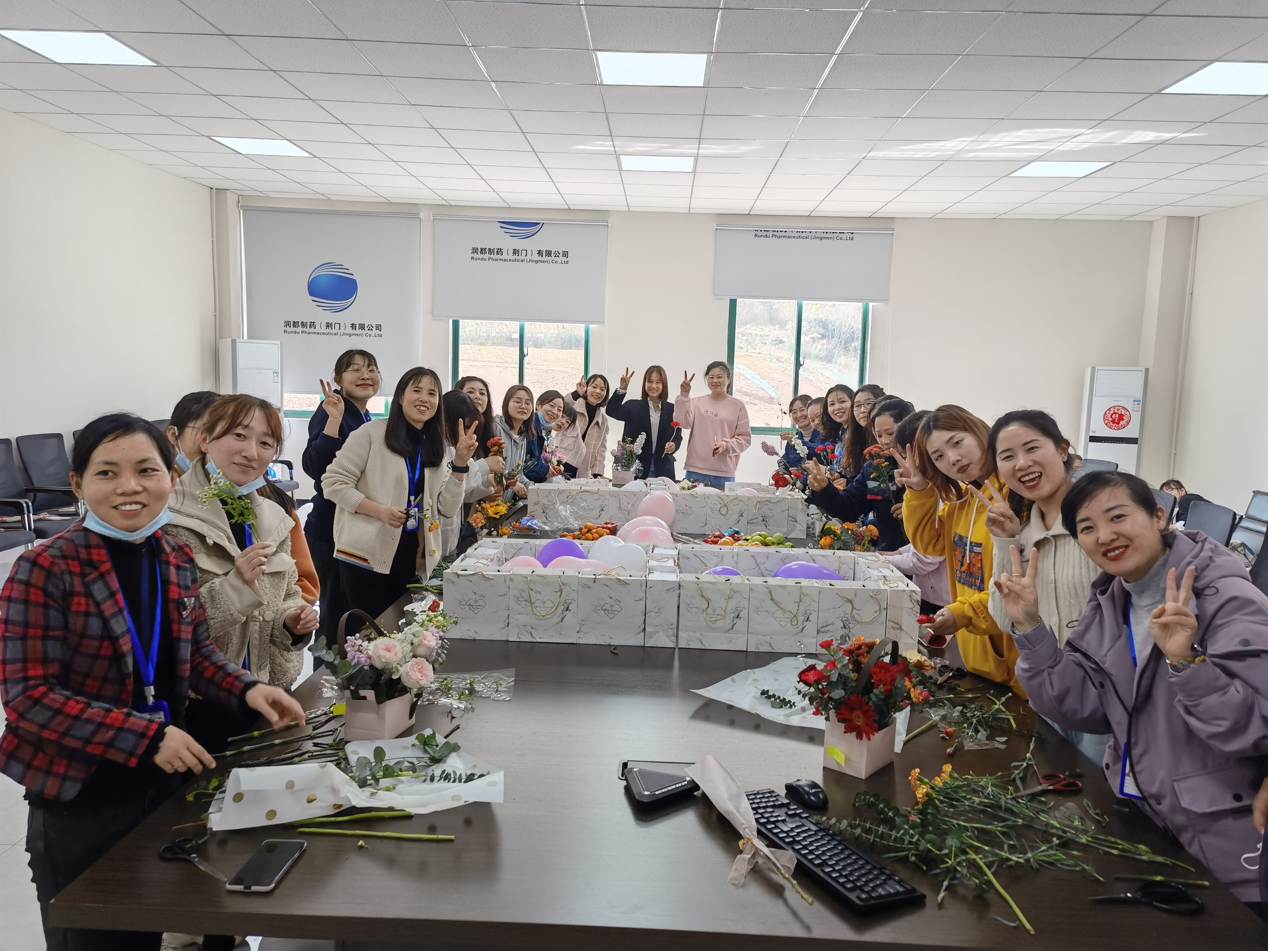 巧手插花，魅力女神